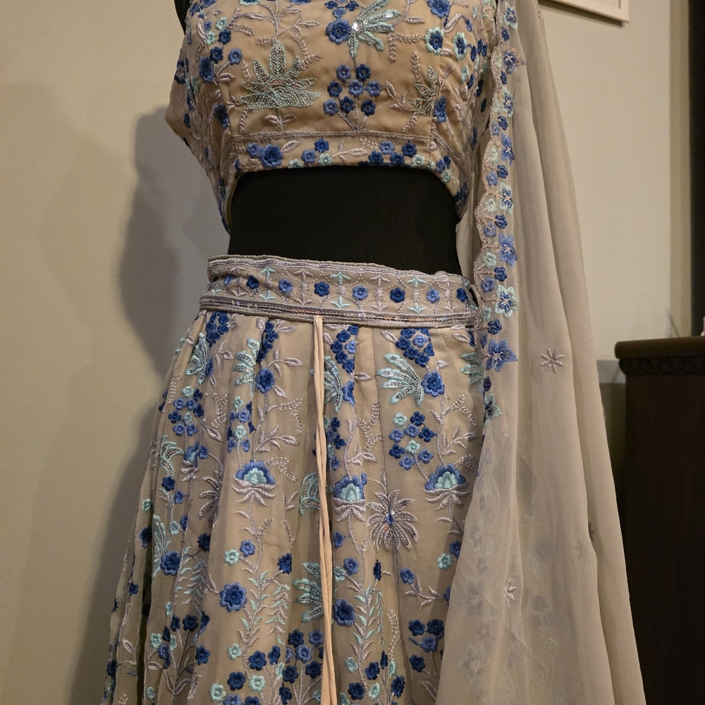 Ethnic Indian Wear Blue and Cream Wedding Dress Lehenga - Picture 9 of 14